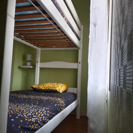 펜션 Maison A La Campagne Avec Piscine 12 Pers Genouille (Charente-Maritime)