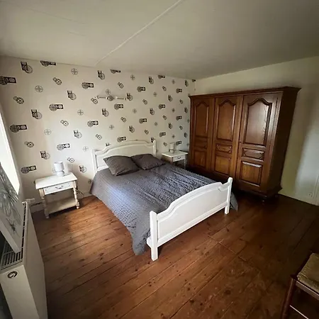 Maison A La Campagne Avec Piscine 12 Pers 펜션 Genouille (Charente-Maritime)
