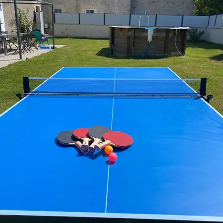 Maison A La Campagne Avec Piscine 12 Pers *